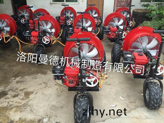 自(zi)走(zou)式風(fēng)(feng)送(song)打藥機(jī)(ji)